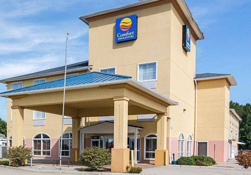هتل Comfort Inn & Suites Chesapeake  Portsmouth