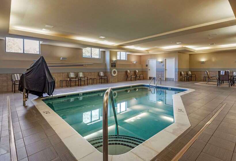 ホテル Comfort Suites Lake Norman  Huntersville