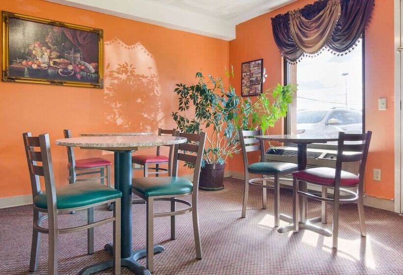 בית מלון כפרי Econo Lodge Inn & Suites I 65