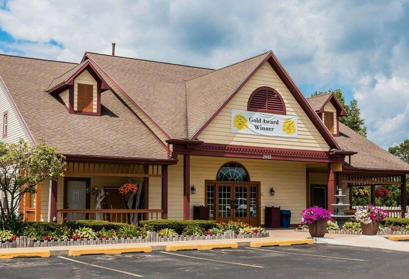 هتل Econo Lodge & Suites