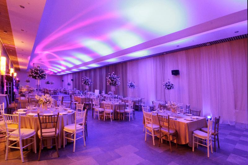 هتل Holiday Inn Express & Suites Irapuato