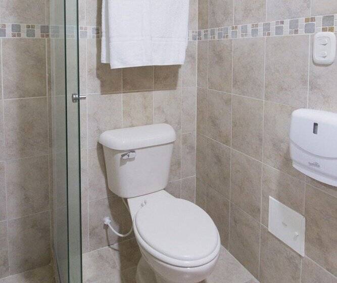 هتل Luxor Plaza Pereira