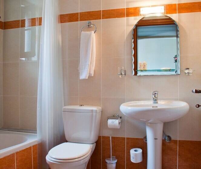 בית מלון כפרי Messina Resort