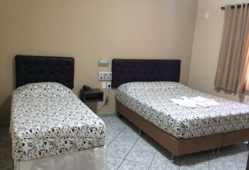 בית מלון כפרי Primar Plaza