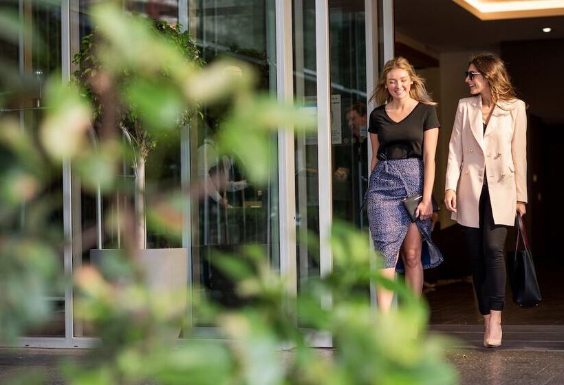 هتل Pullman Adelaide