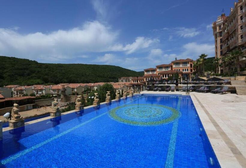 هتل Royal Castle Design & Spa