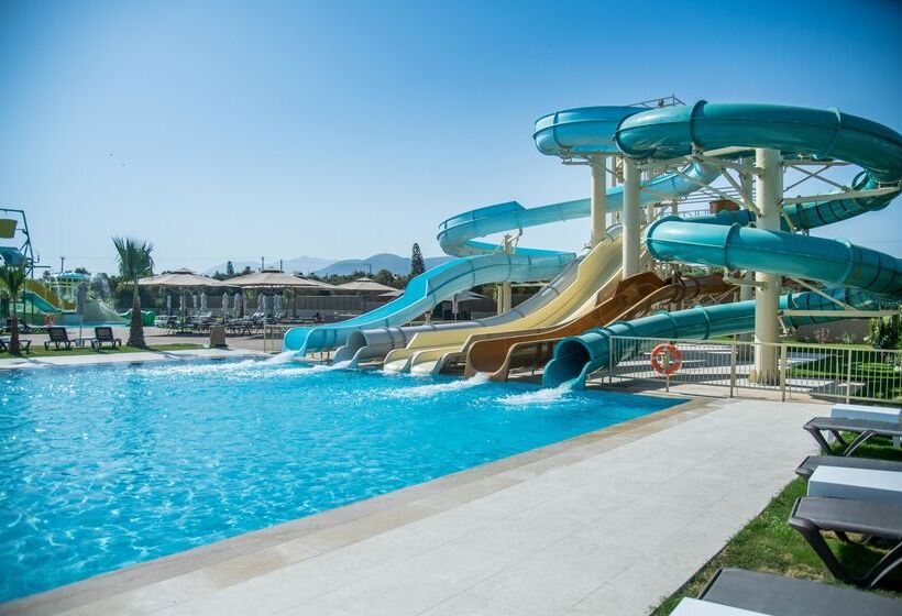 هتل Senseana Sea Side Resort & Aquadventure