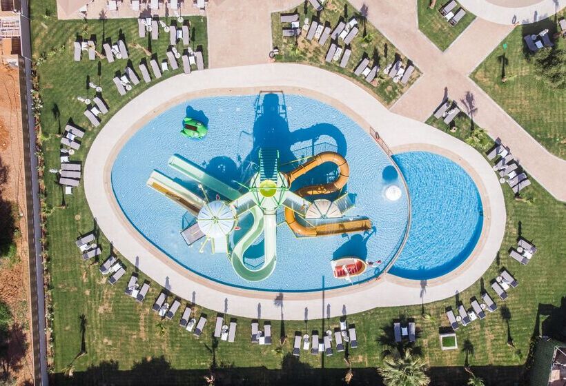 هتل Senseana Sea Side Resort & Aquadventure