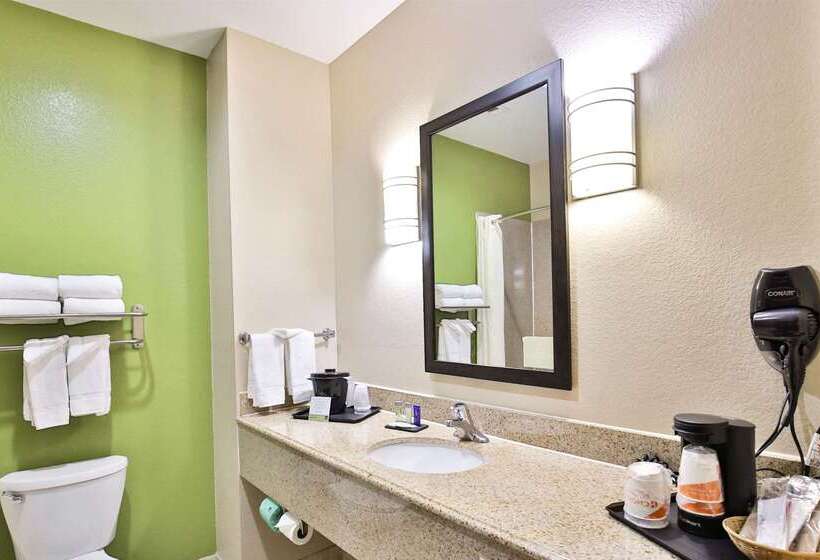 בית מלון כפרי Sleep Inn & Suites University