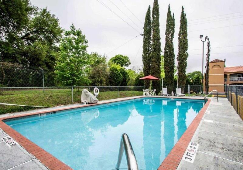 فندق High Springs Inn