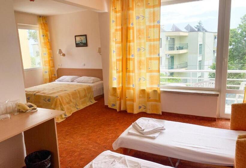 Vezhen Hotel   Free Parking