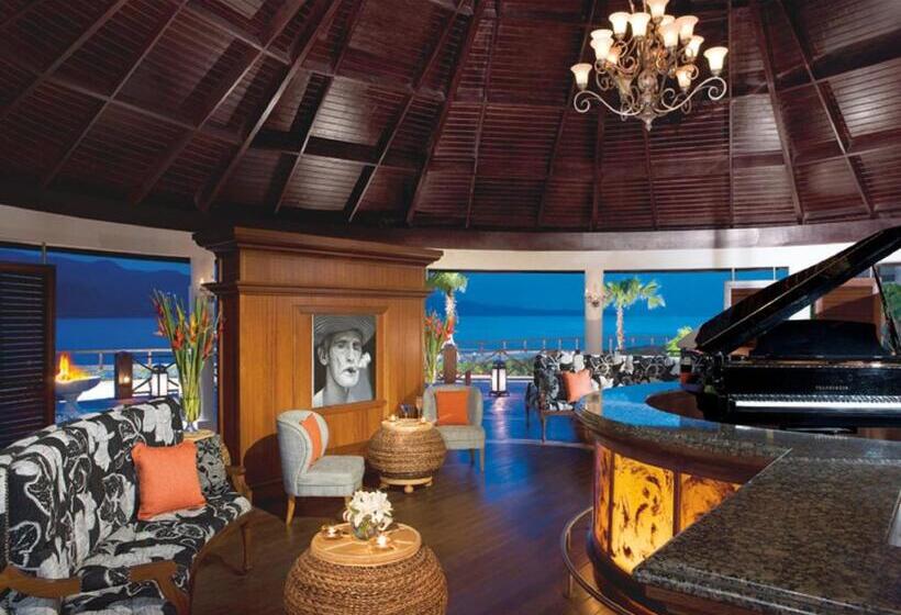 استراحتگاه Secrets Wild Orchid