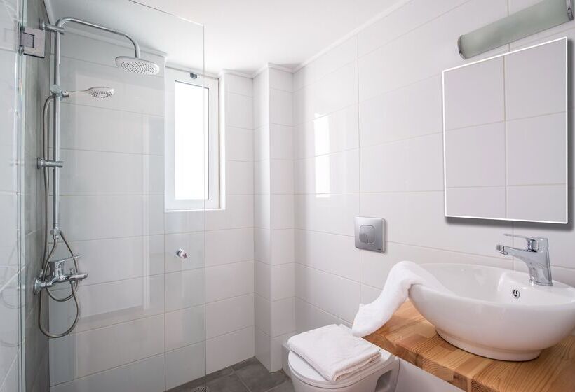 W Suites By Estia