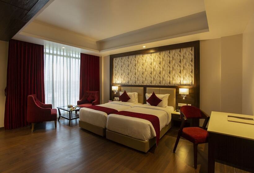 Отель Sarovar Portico Somnath