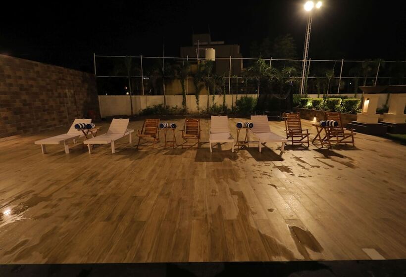 Отель Sarovar Portico Somnath