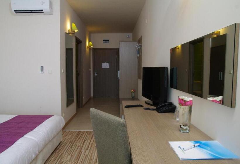 Aqua Nevis Hotel & Aqua Park   All Inclusive