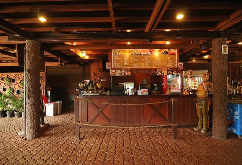 فندق Dahilayan Forest Park Resort