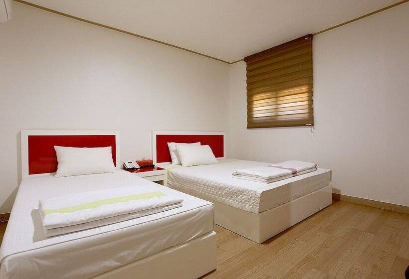 汽车旅馆  Paju Phillips