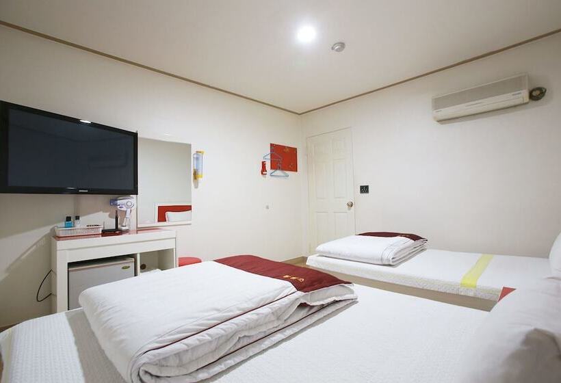 汽车旅馆  Paju Phillips