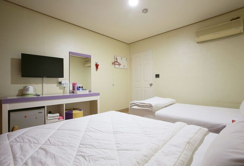 汽车旅馆  Paju Phillips