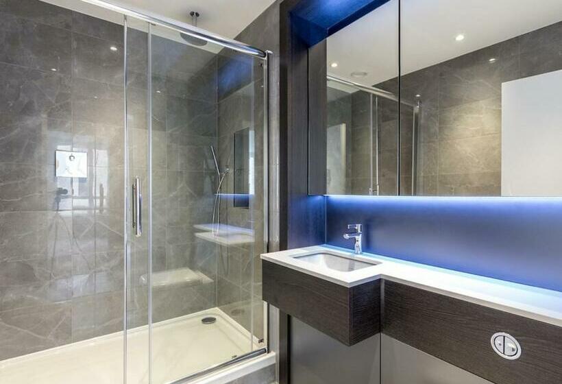 هتل 2 Bed Property Close To Heathrow Airport