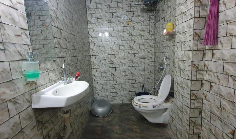 فندق Krishna Farm & Forest