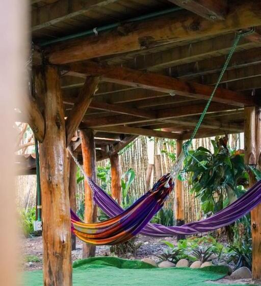 هتل Villa Sonia Eco Hostel