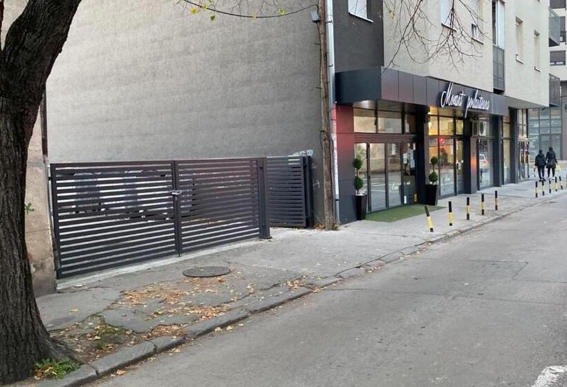 Magico Rooms & Apartments