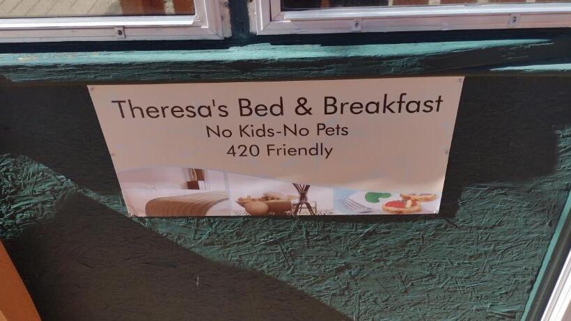 Bed and Breakfast Quiet Full Size Bed Close To Town 420 Friendly