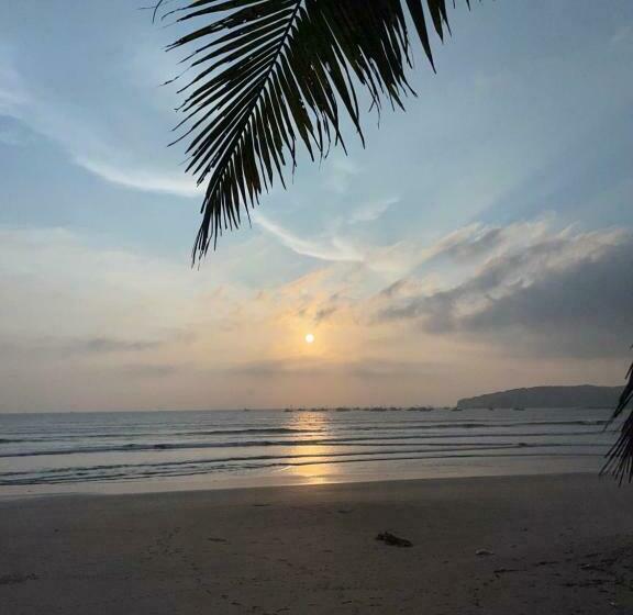 ペンション Verandah Solitude By The Sea Homestay