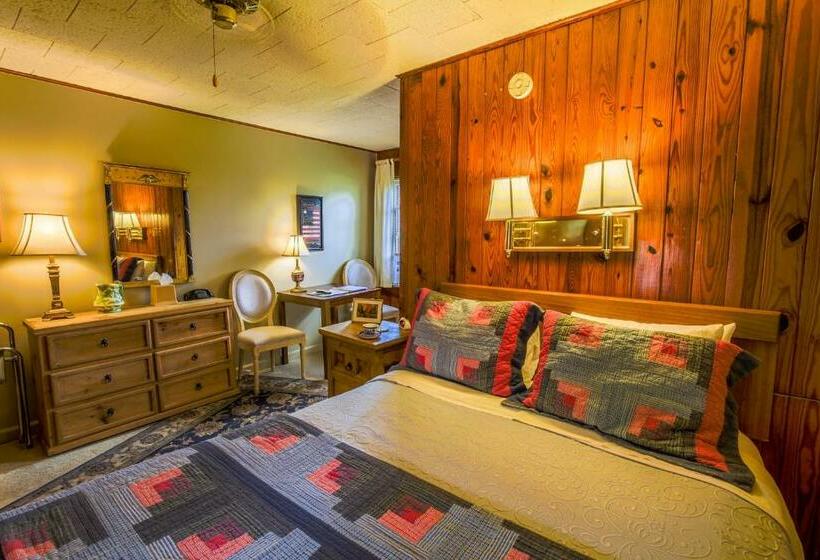 فندق صغير Mountainaire Inn And Log Cabins