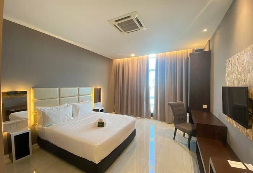 هتل Stirling Suites