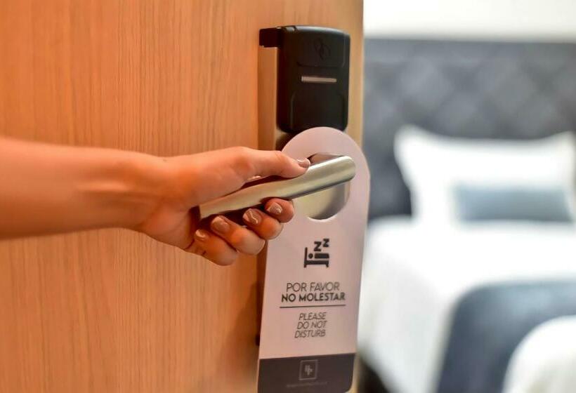 فندق Barcelona Plaza