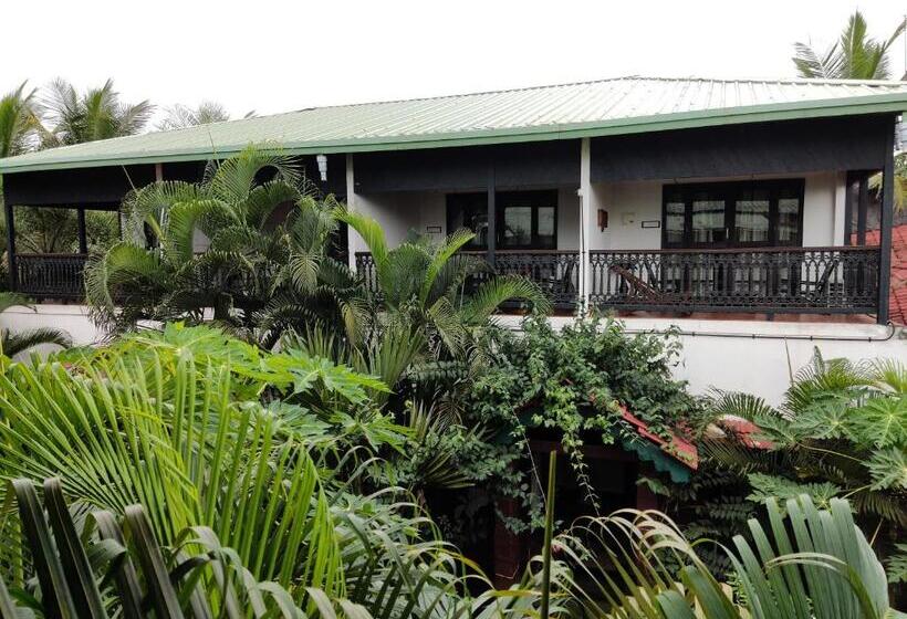 فندق Chira Meadows Ecoresort, Dapoli