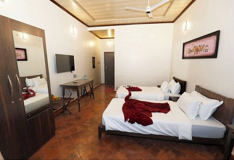 فندق Chira Meadows Ecoresort, Dapoli