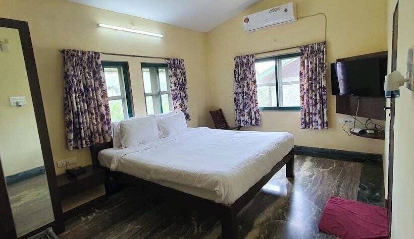 فندق Chira Meadows Ecoresort, Dapoli