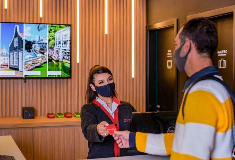 호텔 Moov Porto Alegre