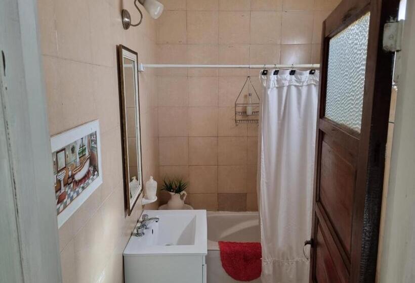 پانسیون White House   Hospedaje Con Desayuno