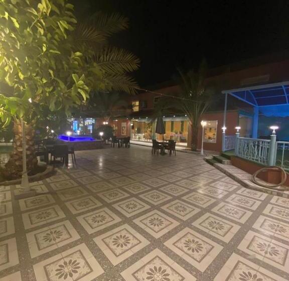 فندق ادوماتو Adomato