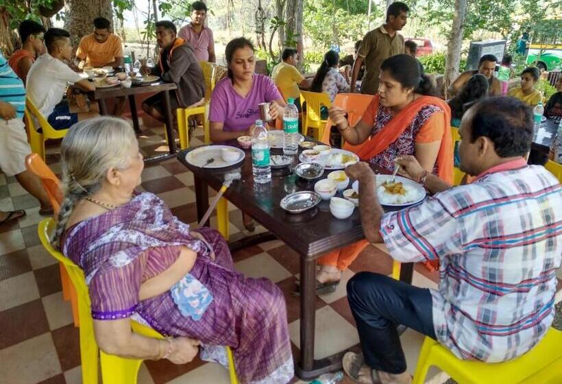 فندق صغير Pinacle Inn