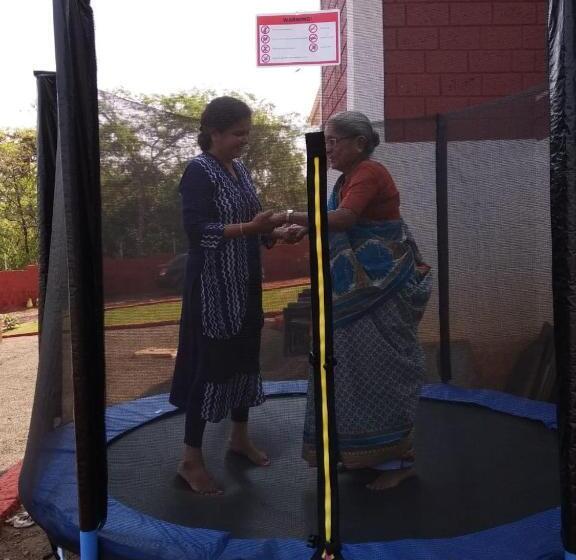 فندق صغير Pinacle Inn