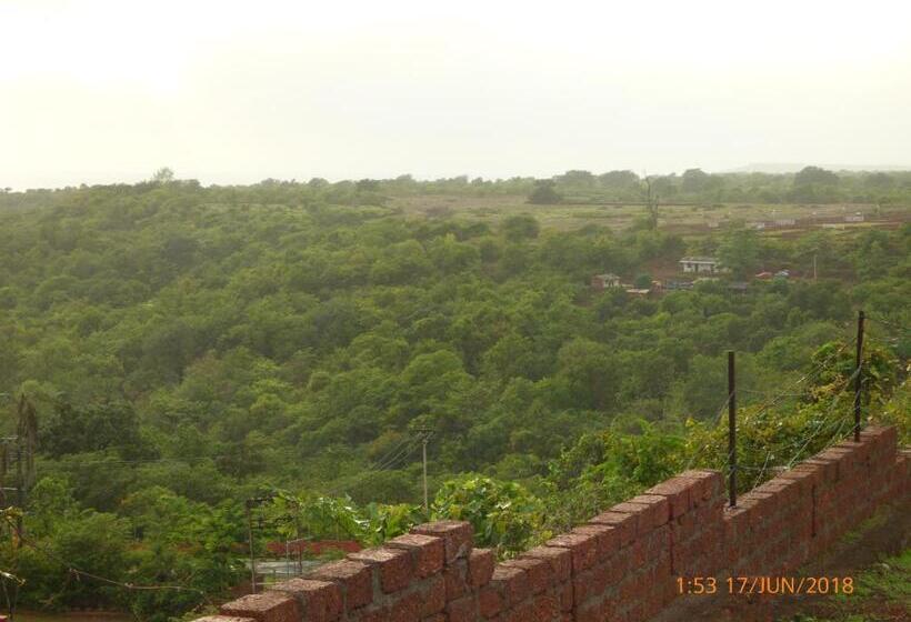 فندق صغير Pinacle Inn