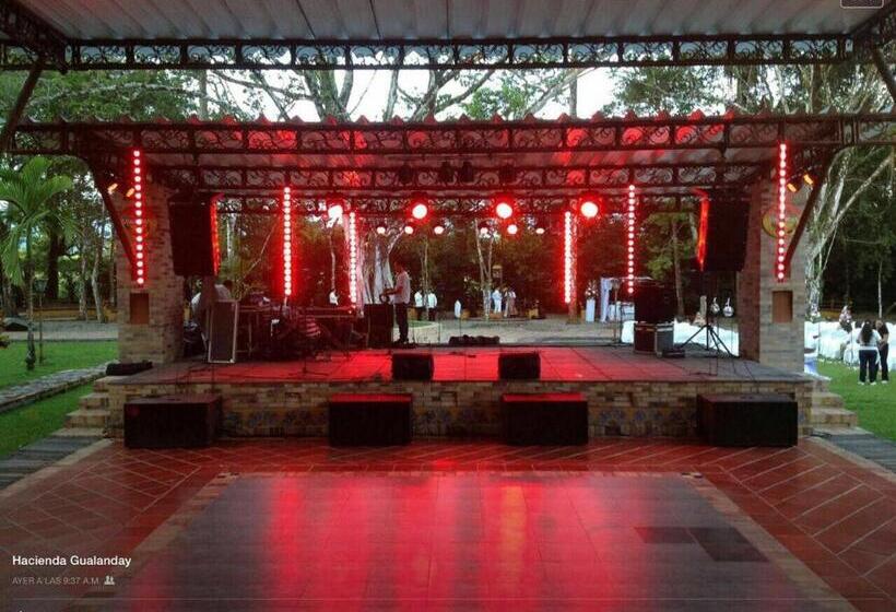هتل Hacienda Gualanday