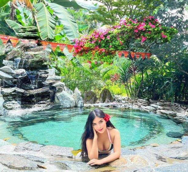 هتل Hosteria El Edén De Maria Isabel