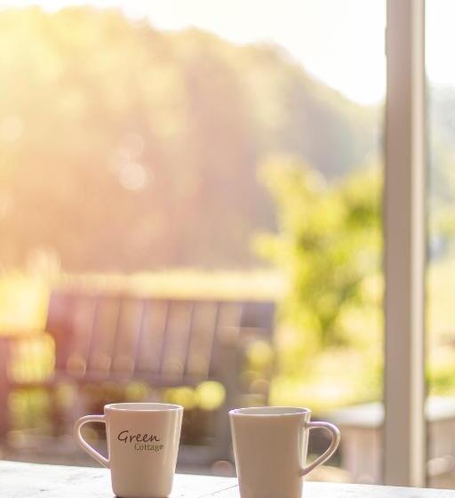 Huisje En B&b Green Cottage