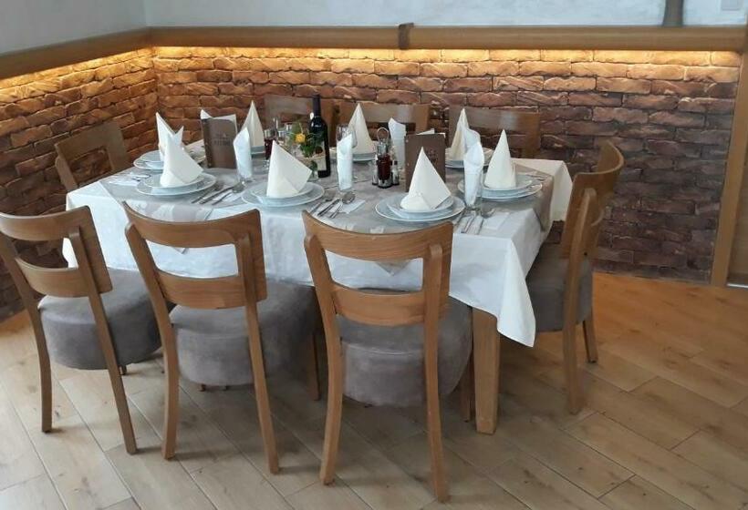 پانسیون Prenoćište I Restoran Ihthis