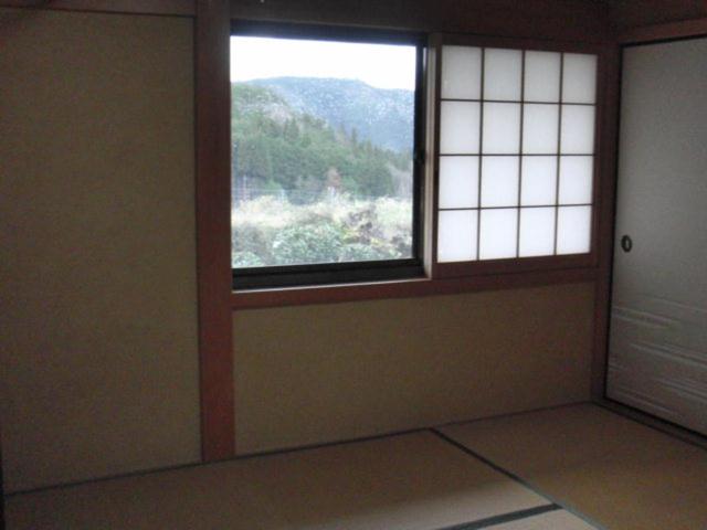 B & B Nishimine