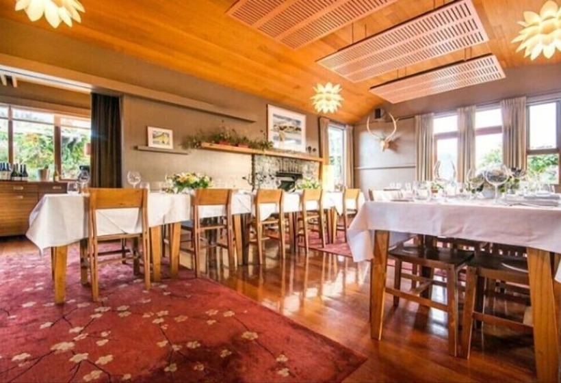 Hapuku Lodge & Tree Houses