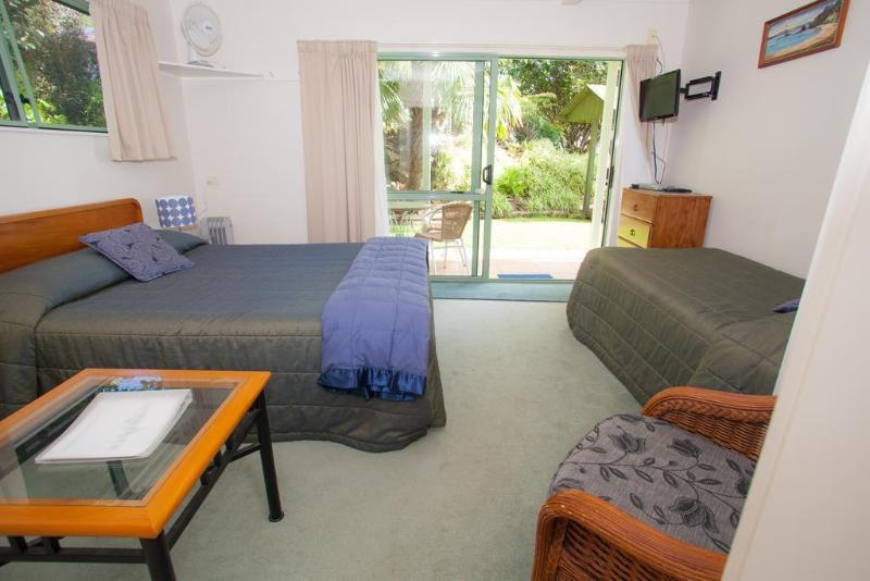 هتل Admirals View Lodge