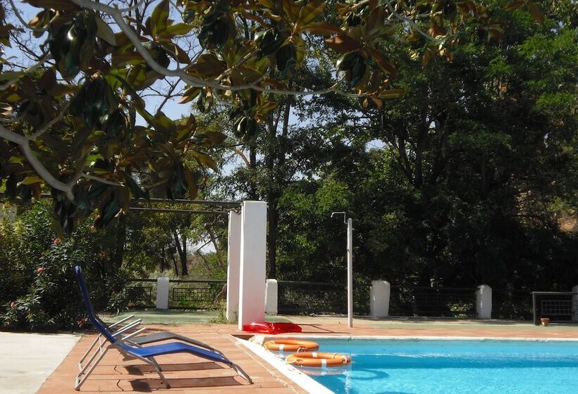 هتل Casas Cueva Y Cortijo La Tala En Guadix